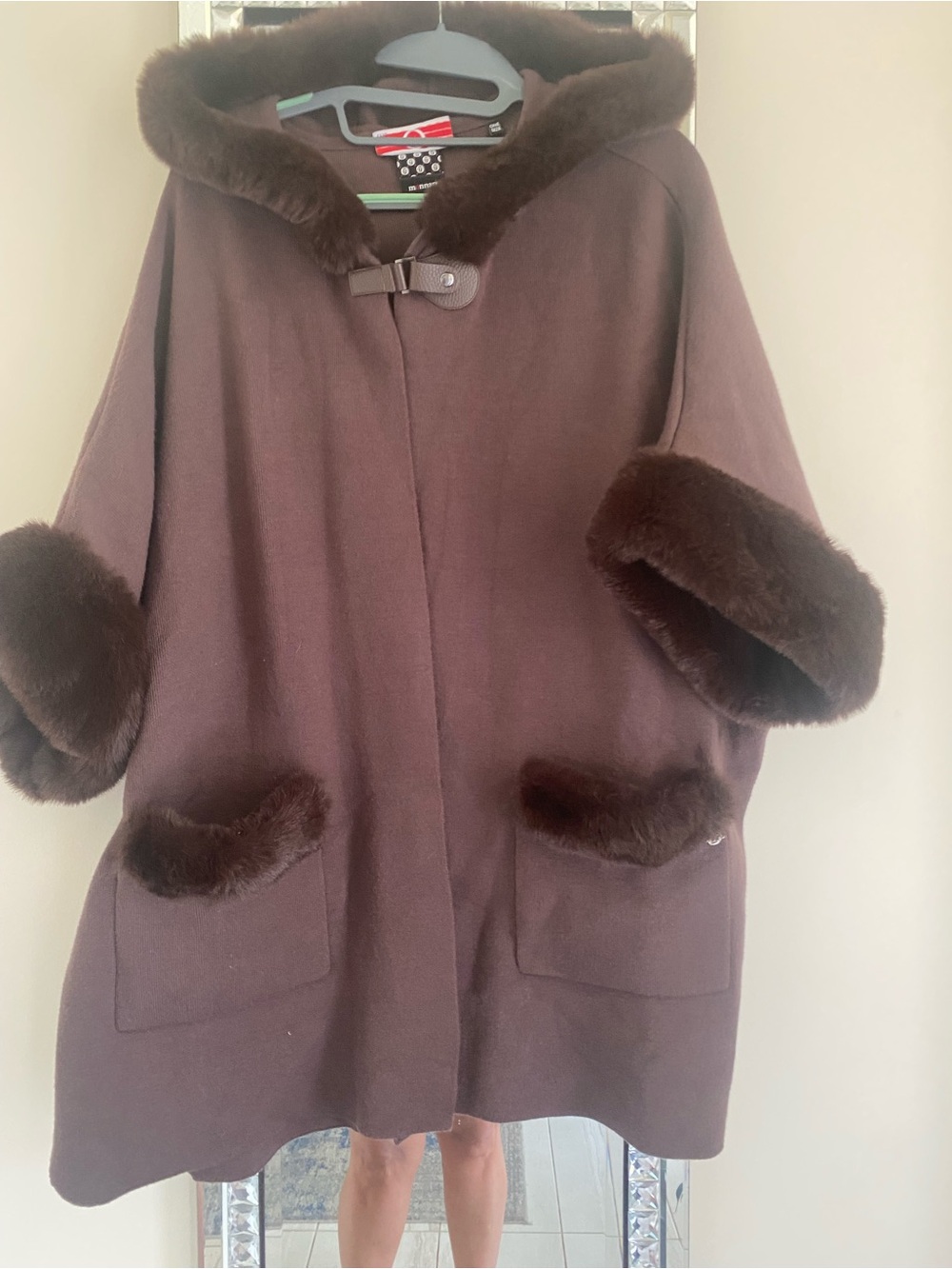 Womens poncho covers one size with hoodie finish with fur